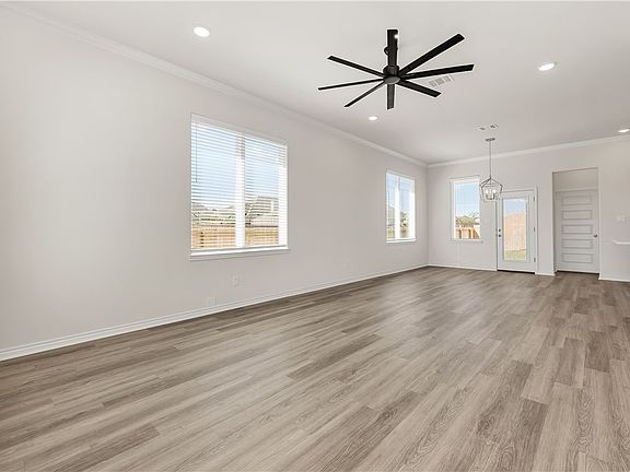 2nd image of 1919 Pinemont View Dr