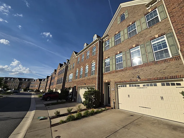 5415 Stream Bank Ln — Photo 2