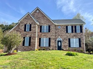 1371 Berkley Hills Ln, Powell, TN 37849