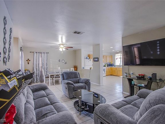 5th image of 320 Ellen Marie Dr