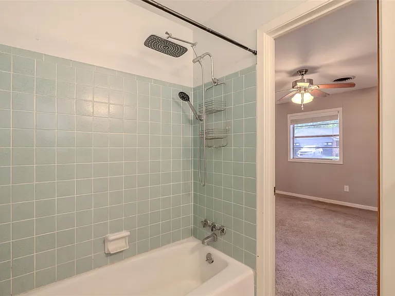 2308 Hillcrest Dr — Photo 18