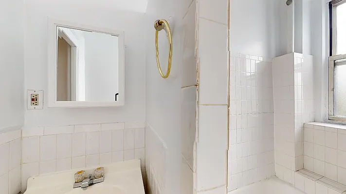 Rented by Bond New York | media 13