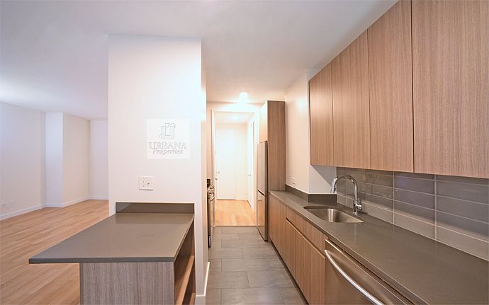 1st image of 150 E 57th St APT 12A