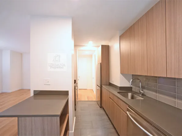 150 East 57th Street image 1 of 12