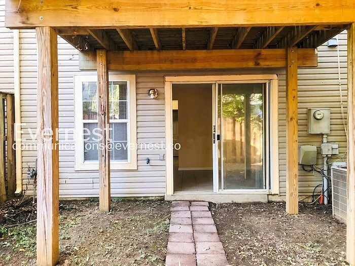 7345 Rhondda Dr — Photo 2