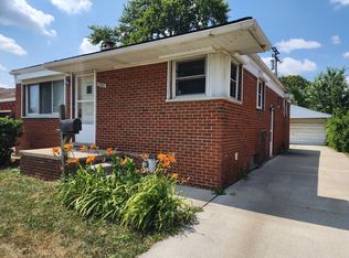 27605 Grant St, Saint Clair Shores, MI 48081