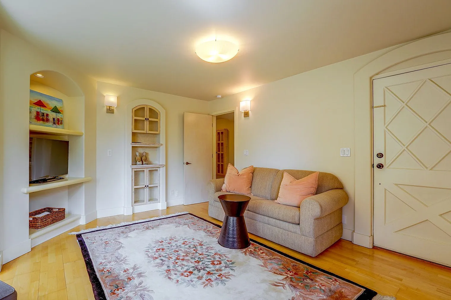 1 bed, 1.0 bath, 1496 sqft, $8,451 — Photo 2