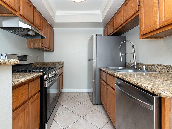 4th image of 12611 Pacific Ave #1033