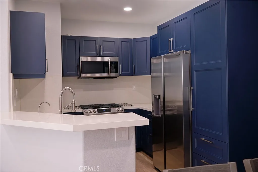 1 bed, 1.5 bath, 890 sqft, $3,400 — Photo 1