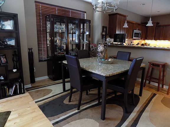 5th image of 125 NE Gracewood Dr