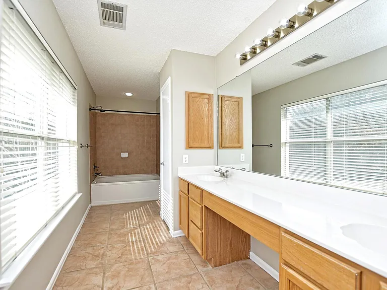 1307 Chalk Ln — Photo 18
