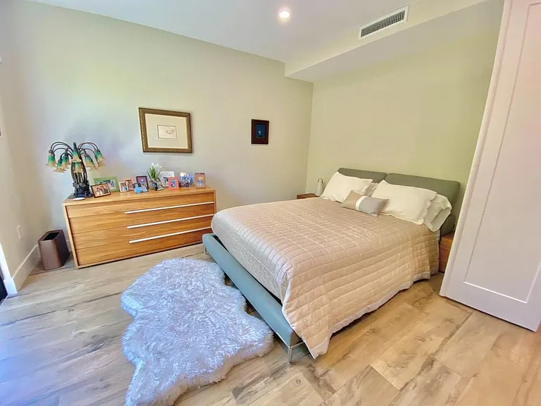 348 Balboa St — Photo 16