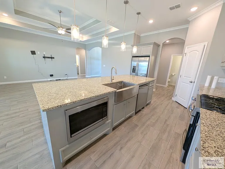 2602 Martell St — Photo 4