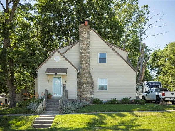 219 S Front St, Pleasant Hill, MO 64080