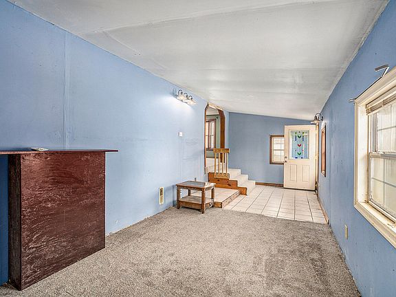 3rd image of 24923 Sandy Beach Dr
