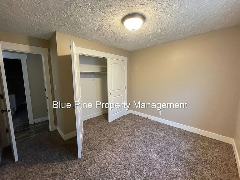 1201 N Skyline Dr #2 — Photo 14