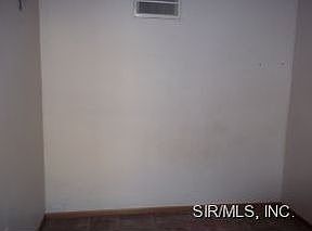 3rd image of 2119 Dewey Ave