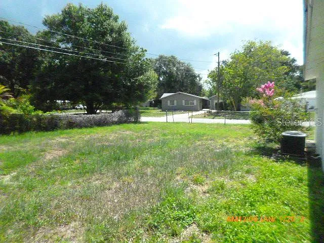 11013 Temple Ave — Photo 12