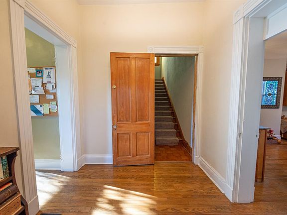 5th image of 253 Parkway Ave