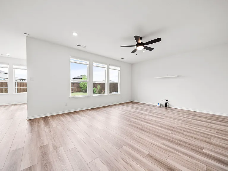 424 Princewood Dr — Photo 14