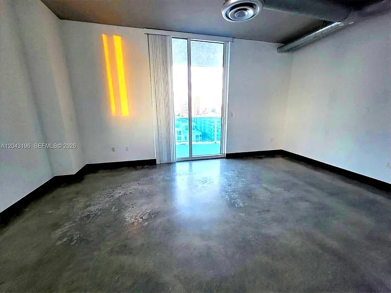700 NE 25th St #1004 — Photo 8