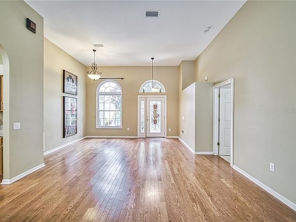 5th image of 213 Rosana Dr