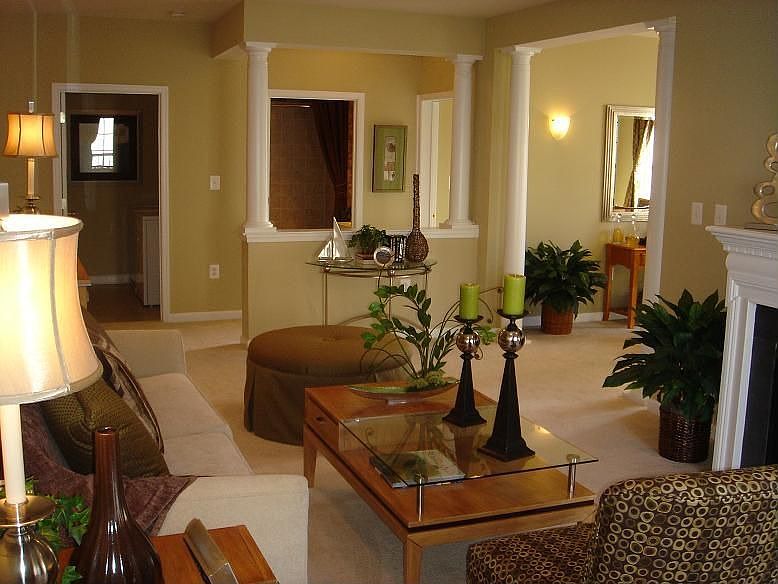 Very spacious livingroom.