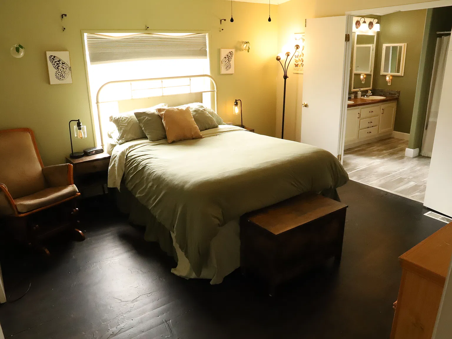3 bed, 1328 sqft, $3,000 — Photo 1