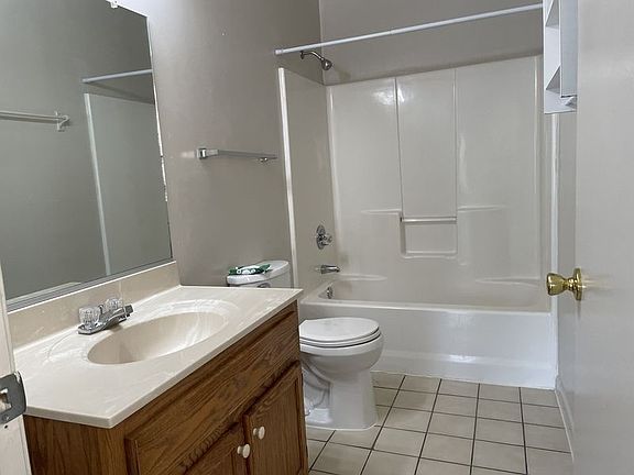 5th image of 527 High St APT 201
