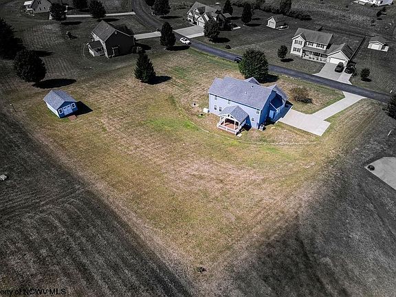 3rd image of 474 Ashberry Dr