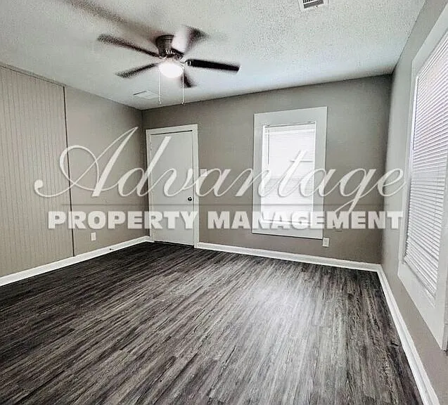 847 Ayers St — Photo 8