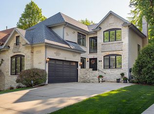 784 Euclid Ave, Glen Ellyn, IL 60137