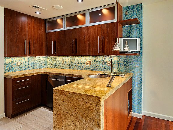 Kitchen - View from entry hall