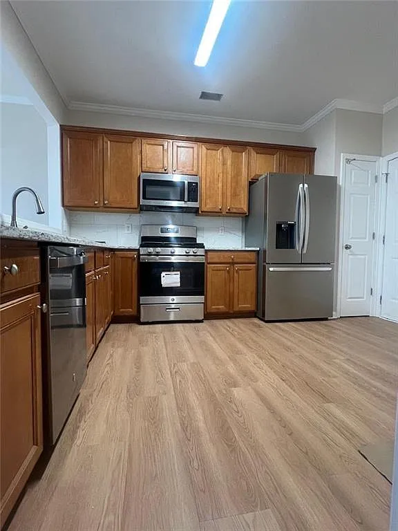 3 bed, 2.5 bath, 1750 sqft, $2,400 — Photo 4