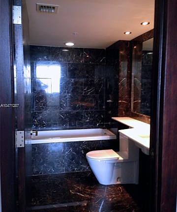 5th image of 650 West Ave APT 2803