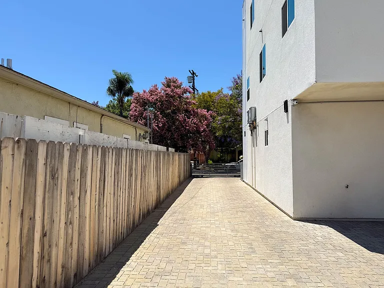Case Townhomes — Photo 6