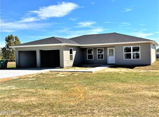 2138 Aaron Ave, Grand Ridge, FL 32442