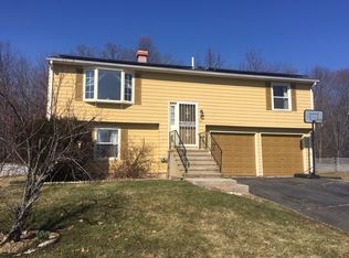 41 Farmstead Cir, Bloomfield, CT 06002