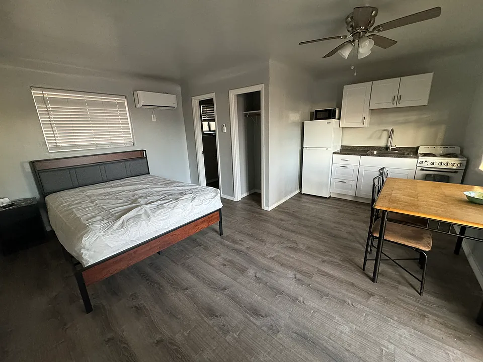 801 N Date St #5
