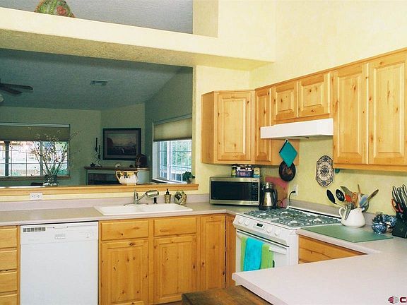 3rd image of 107 Breanna Ln