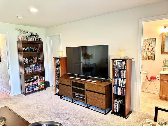 5th image of 3 Pink Rose Ln