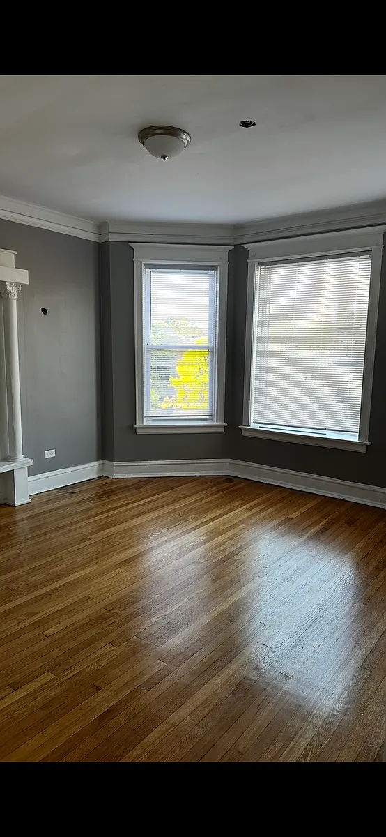 Building Photo - 4444 S Indiana Ave #3