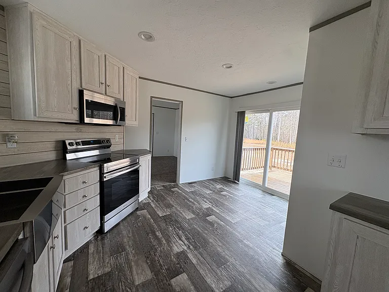 1438 Nathan Dr — Photo 15