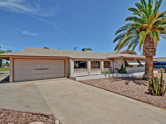 3rd image of 10928 W Cherry Hills Dr W