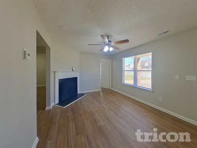1113 Capps Hollow Dr — Photo 3