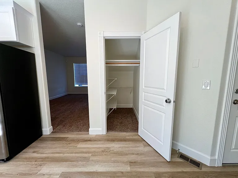 16733 NE Halsey St — Photo 7