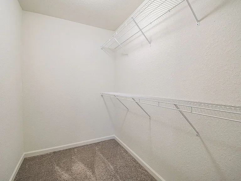 1867 Bluff Ridge Ct — Photo 17