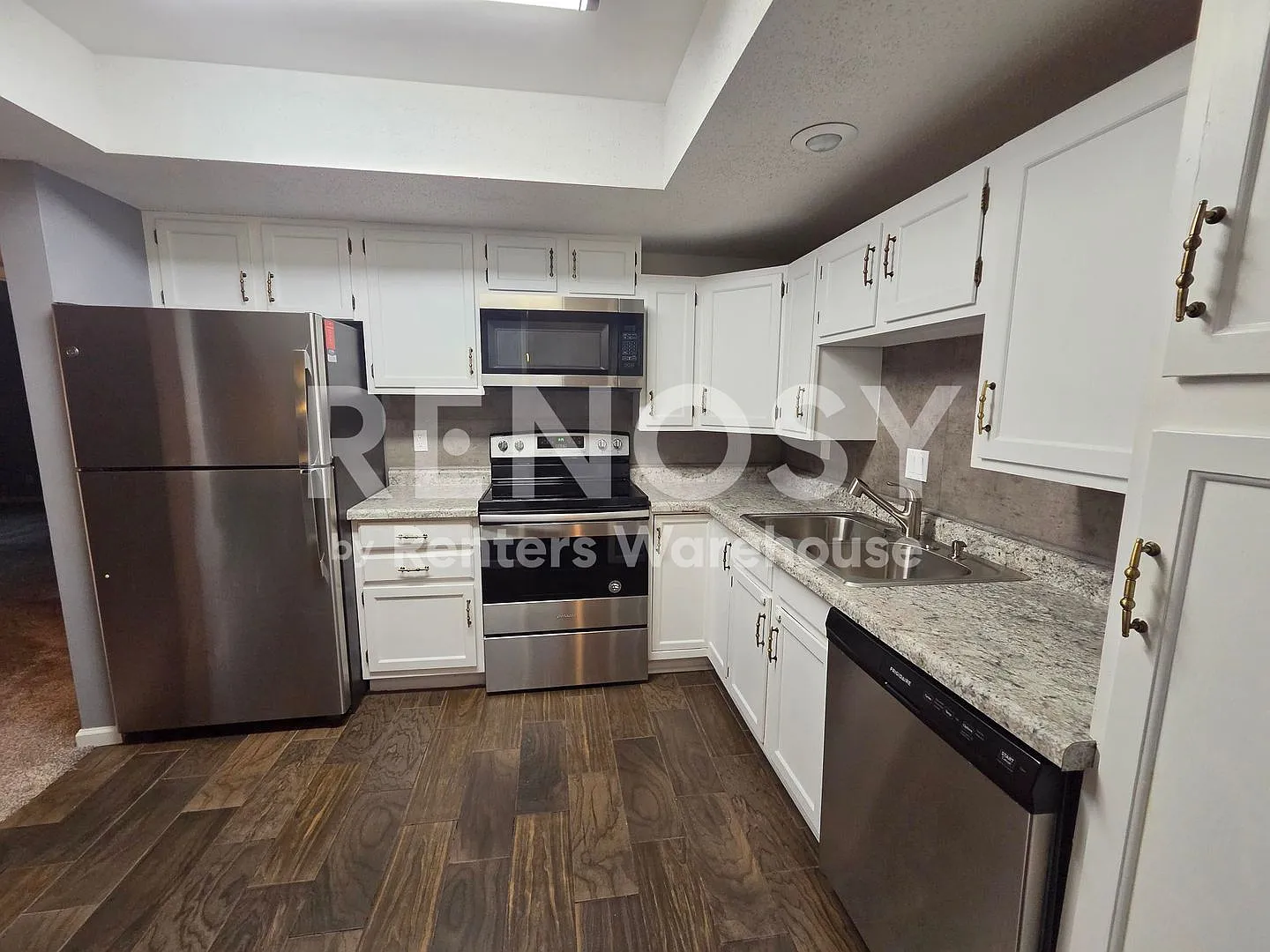 Available September 16th 2 Bedroom 2 Bath Condo in Crystal — Photo 3