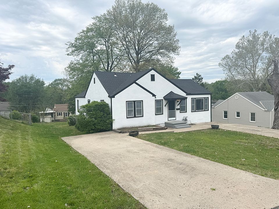 1st image of 1020 S 56th Ter