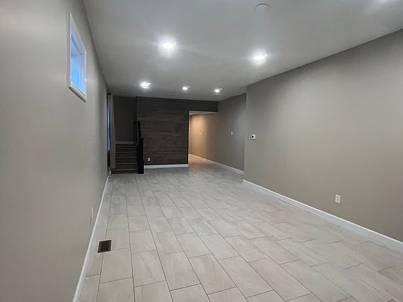 3rd image of 30 E Regent St